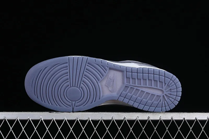 All Categories Nk SB Dunk Series Nk SB Dunk Low Low-top sneakers Nk Dunk Low "Light Carbon"​ Simple gray and white SB low-top casual sneakers FJ4188-100